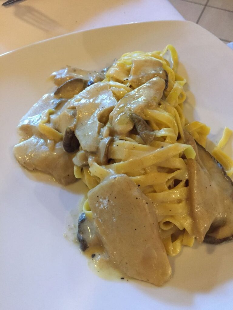 Tagliatelle con funghi porcini, Ristorante Carpe Diem